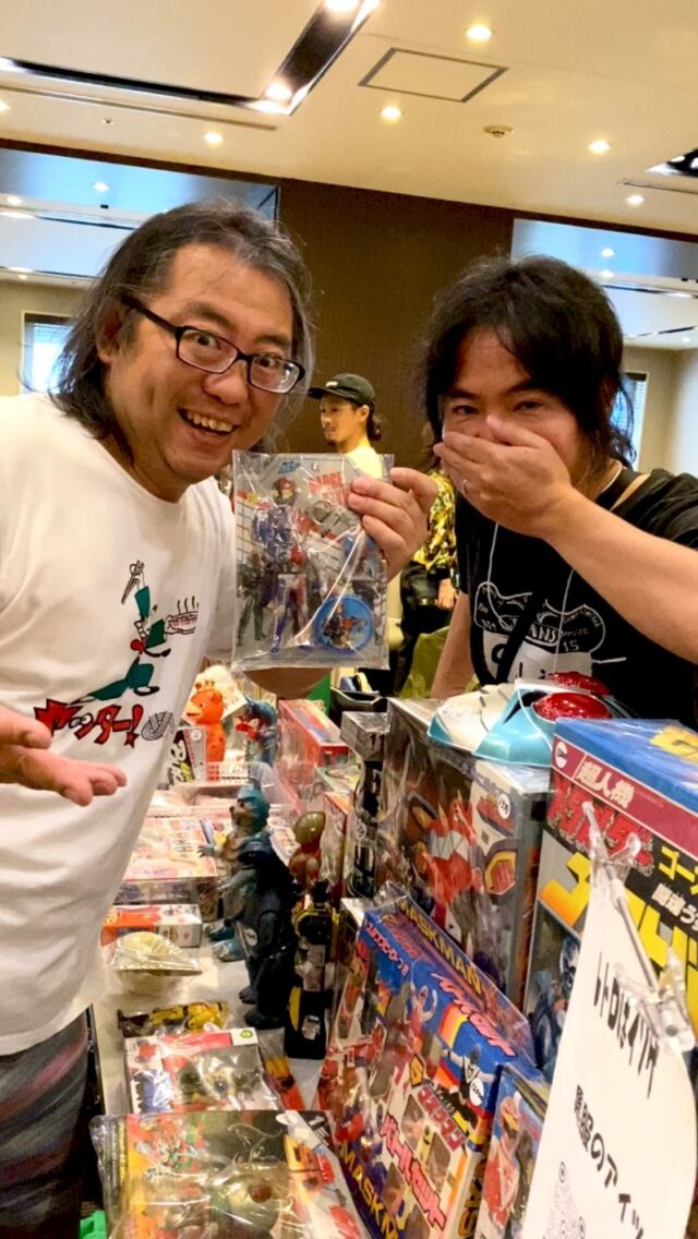 ◆◆専用◆◆テレビ型エンボス入り当時物のサクマドロップスの駄菓子瓶◇昭和レトロ サクマ式ドロップス」廃業 緑缶「サクマドロップス」とどう違う